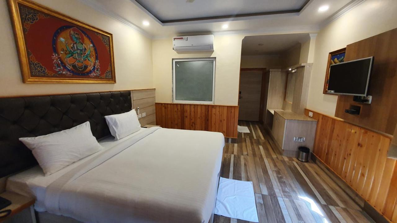 Nomadic Inn Дармсала Экстерьер фото